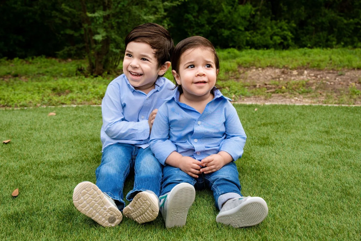 Preschool child photographed outdoors in natural light