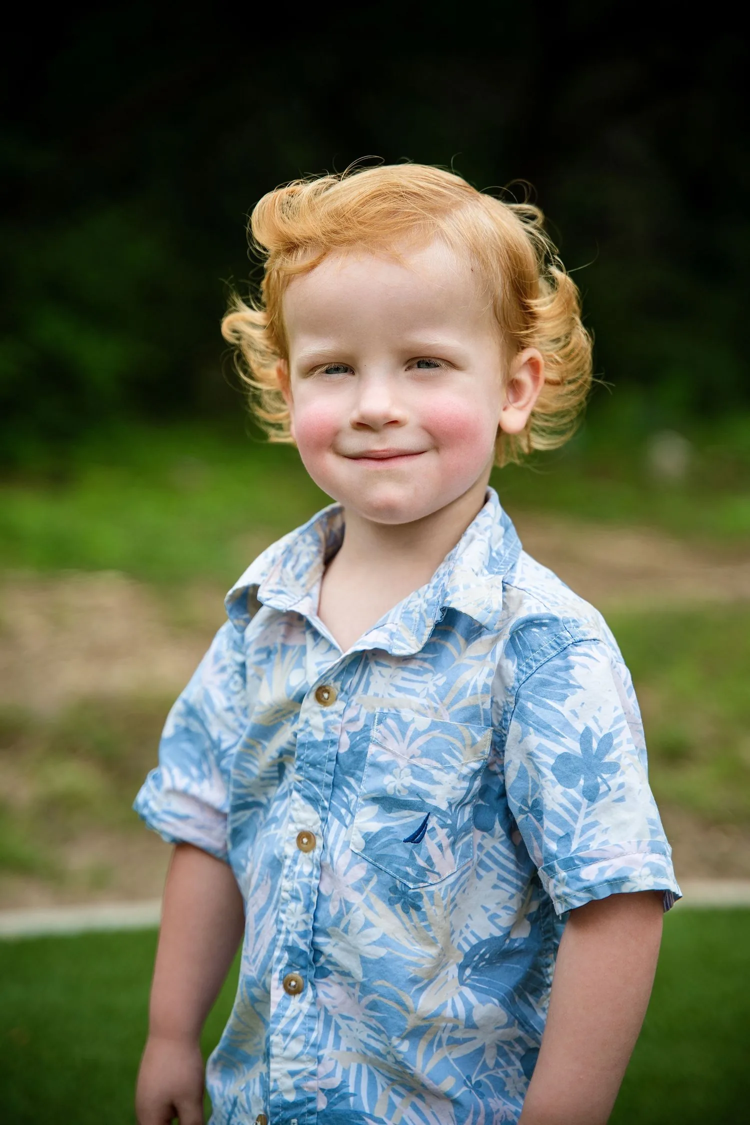 Natural-light outdoor preschool portrait 4