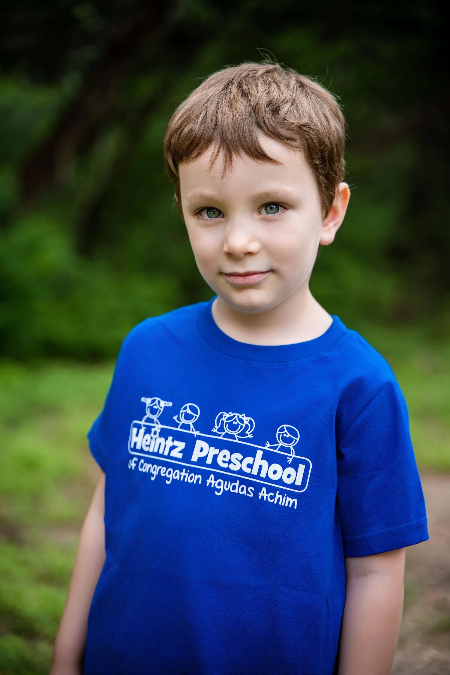 Natural-light outdoor preschool portrait 9