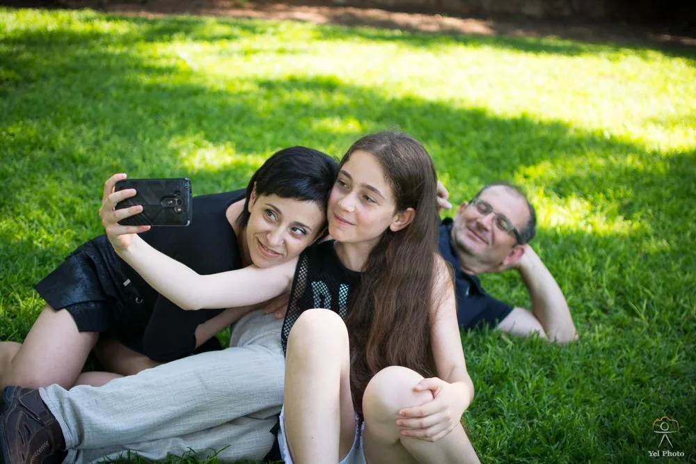 Family portrait photographed by Yelena in San Antonio 3